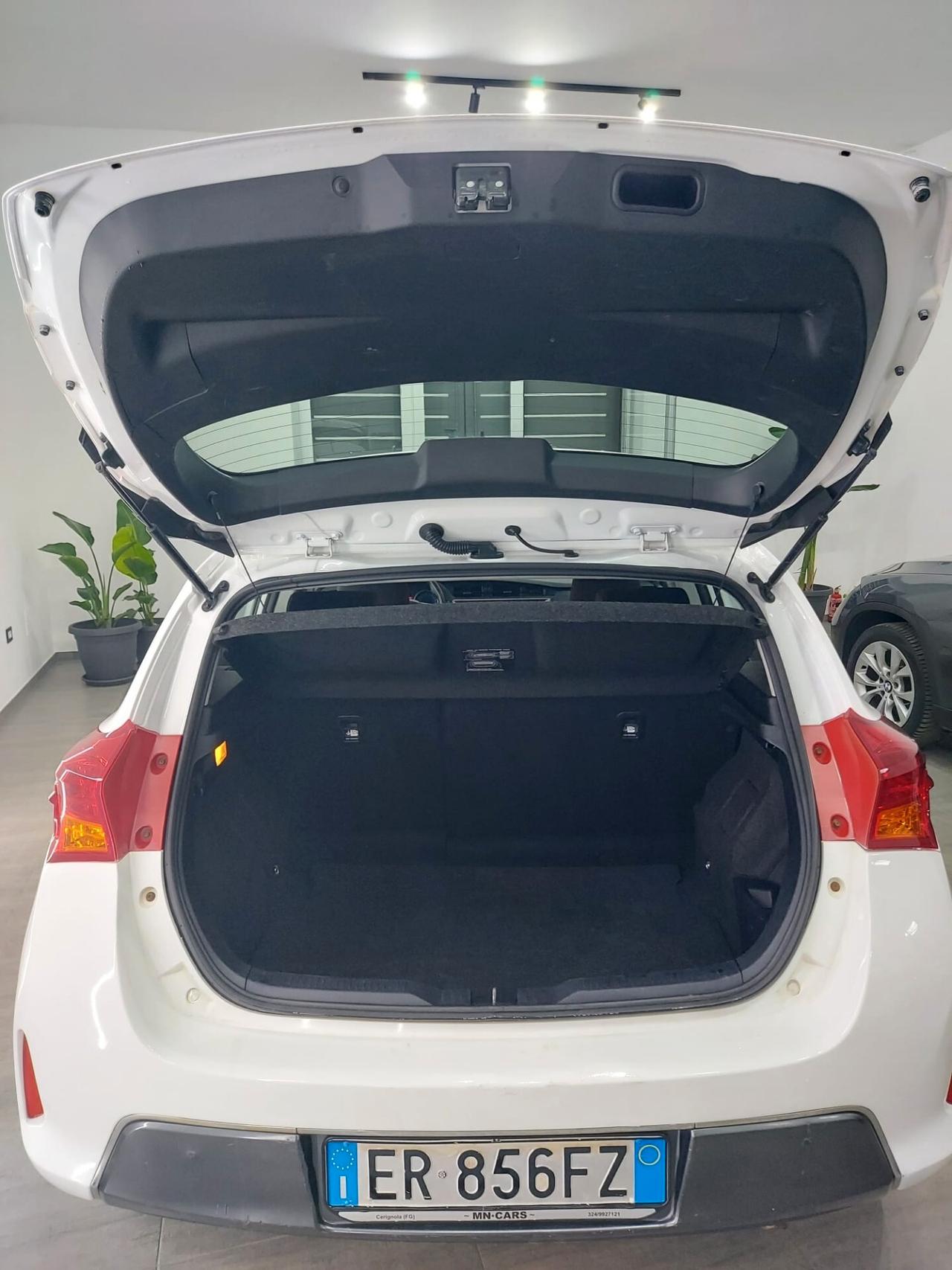 Toyota Auris 1.8 Hybrid 5 porte Lounge