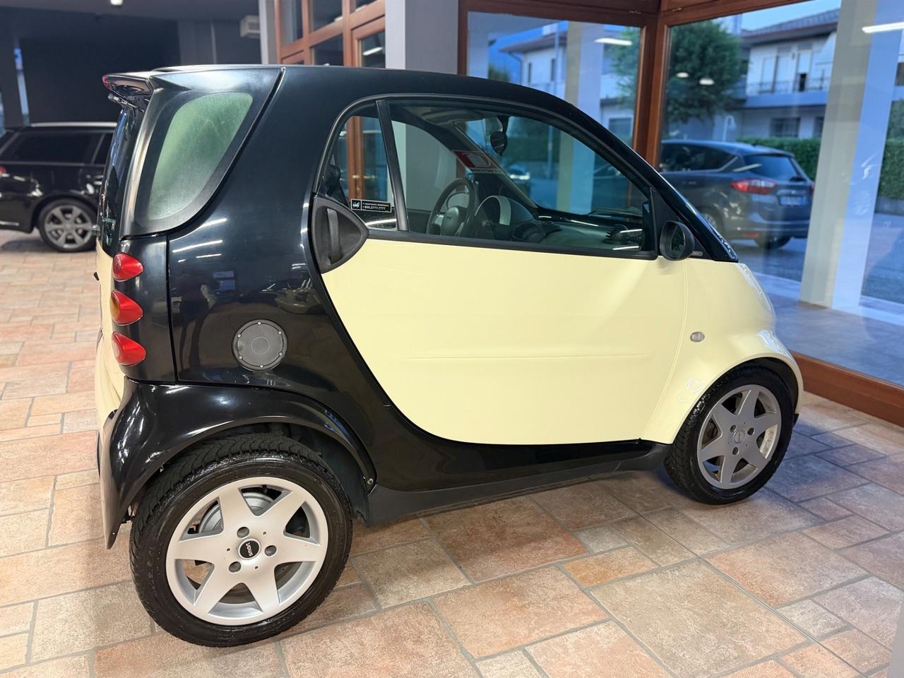 Smart ForTwo 700 coupé pure (37 kW)