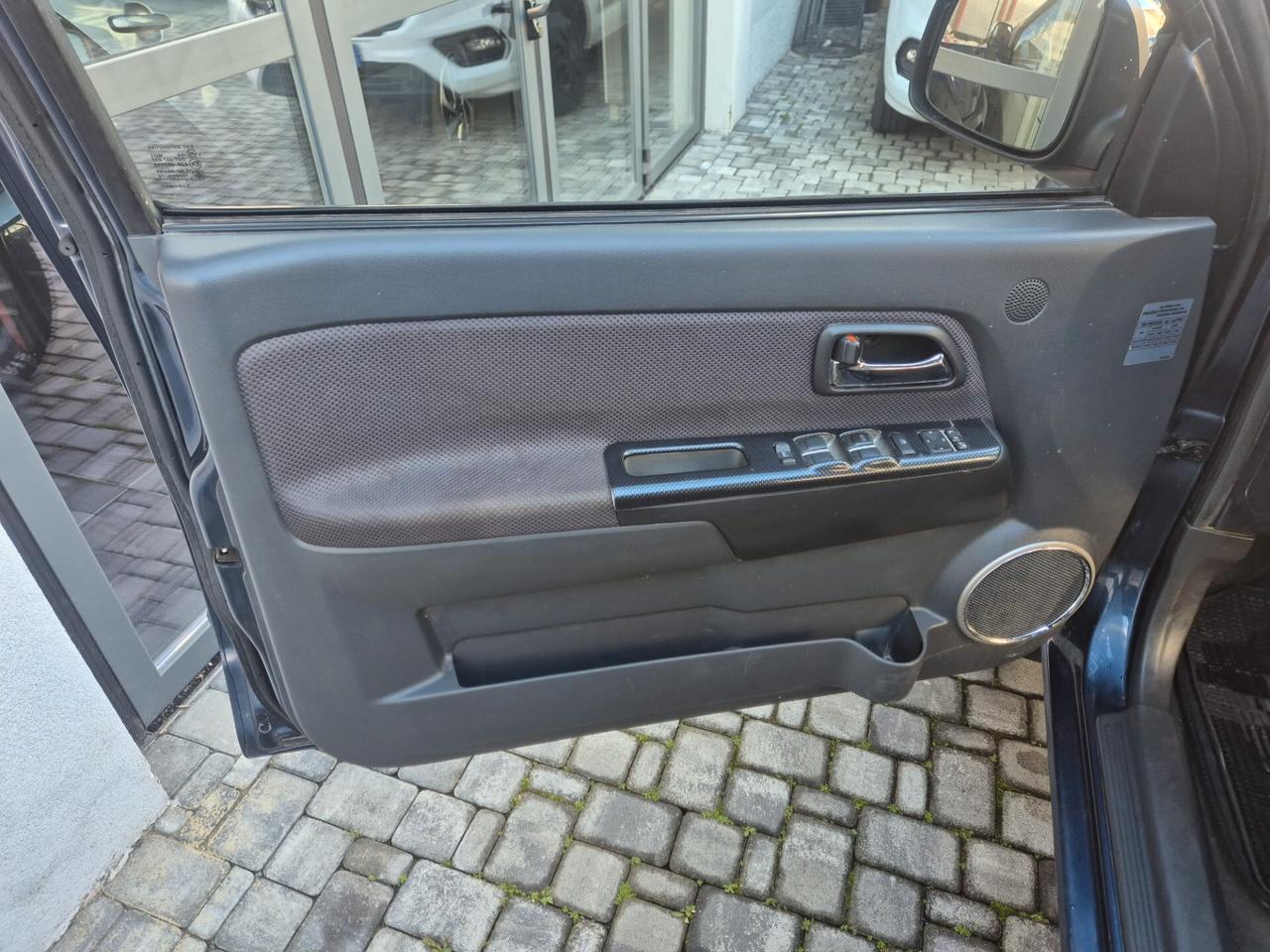 Isuzu D-Max 3.0 TD 4WD LS 5 posti - cambio automatico - gancio traino