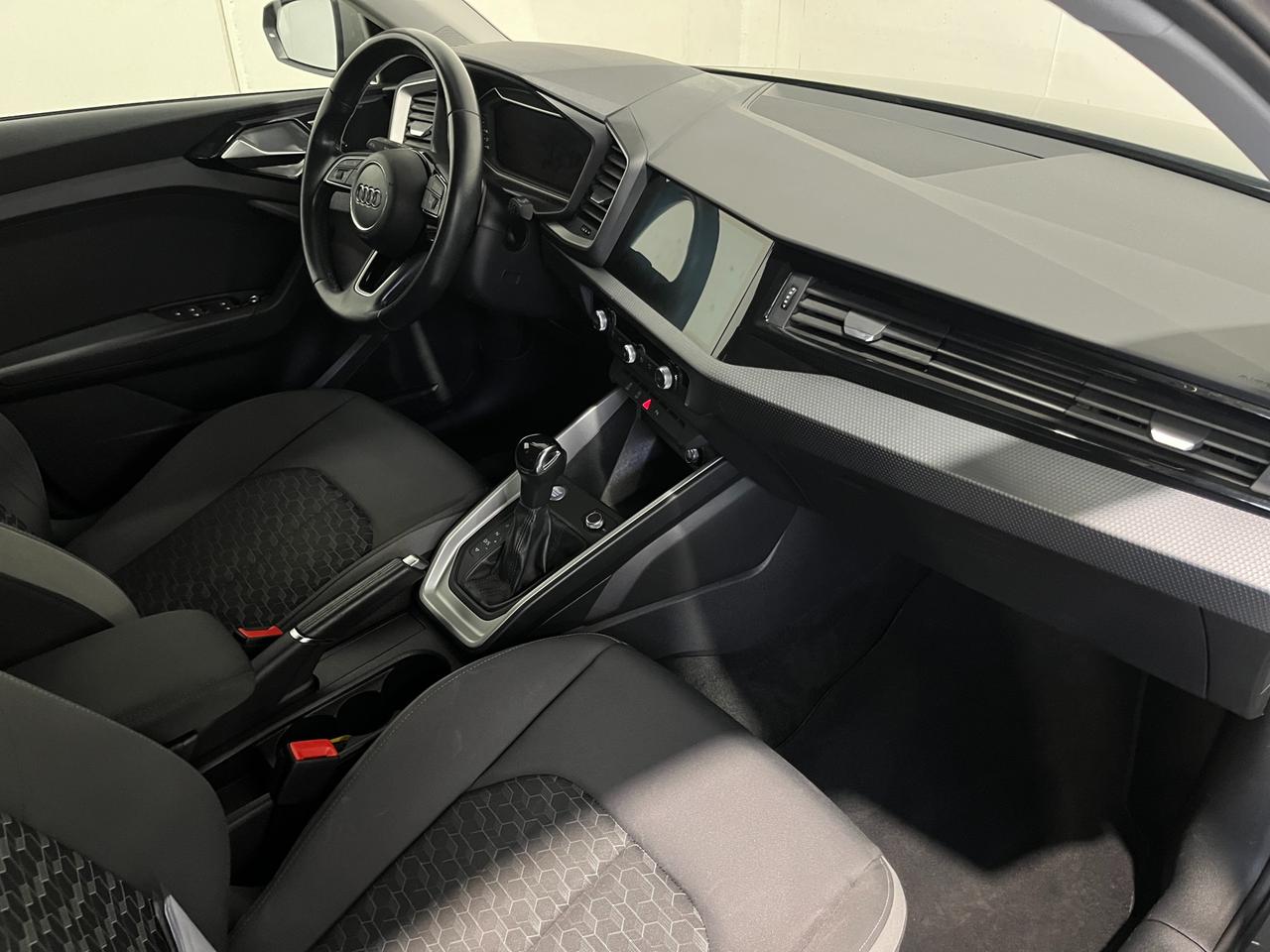 AUDI A1 SPORTBACK 35 TFSI S-TRONIC S-LINE EDITION