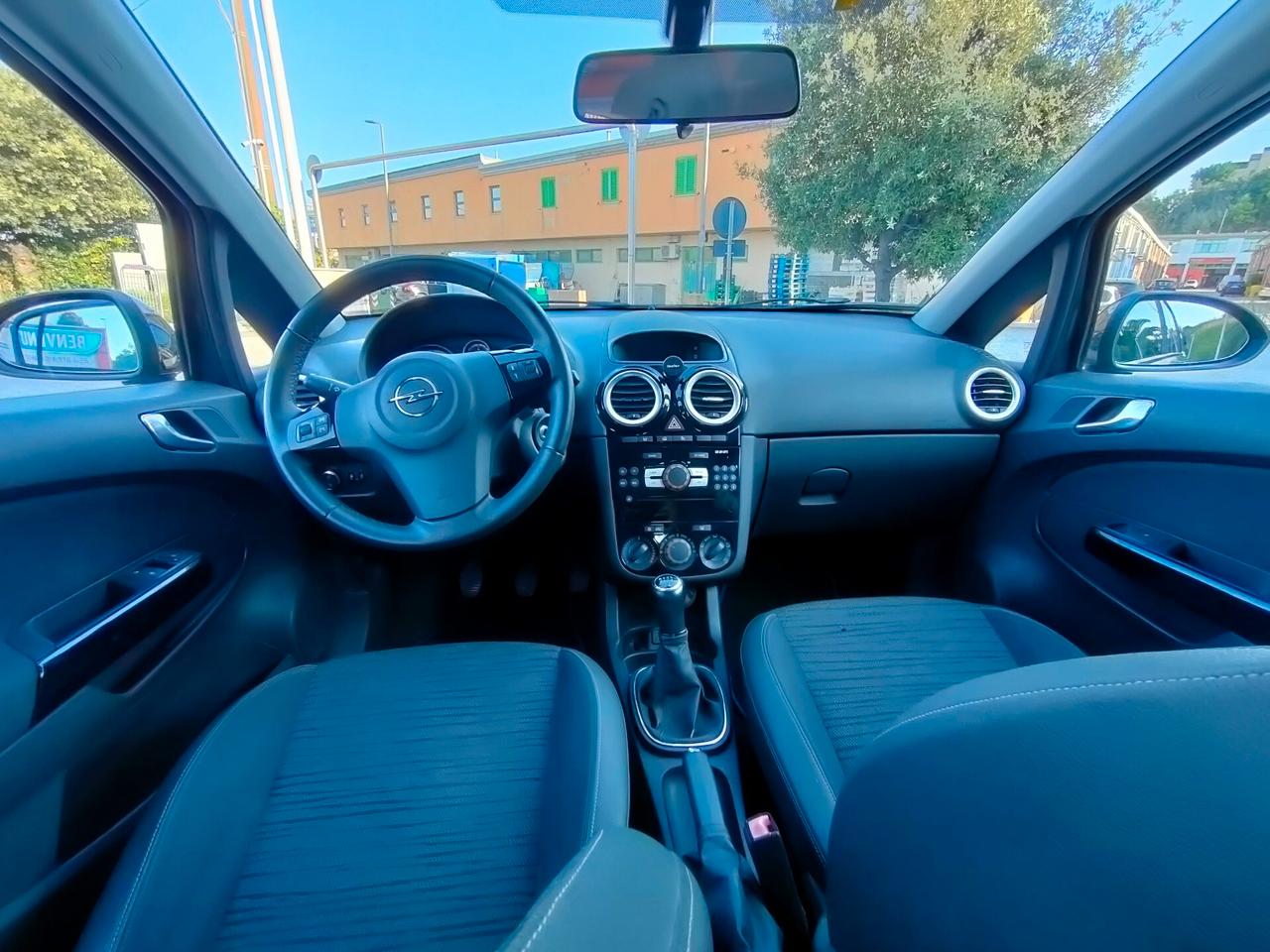 Opel Corsa 1.2 5 porte Sport OK NEOPATENTATI