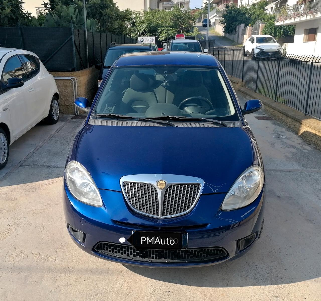 Lancia Ypsilon 1.3 MJT 90 CV Blue&Me