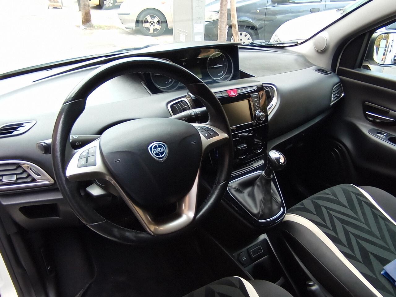 Lancia Ypsilon 0.9 TwinAir Platinum