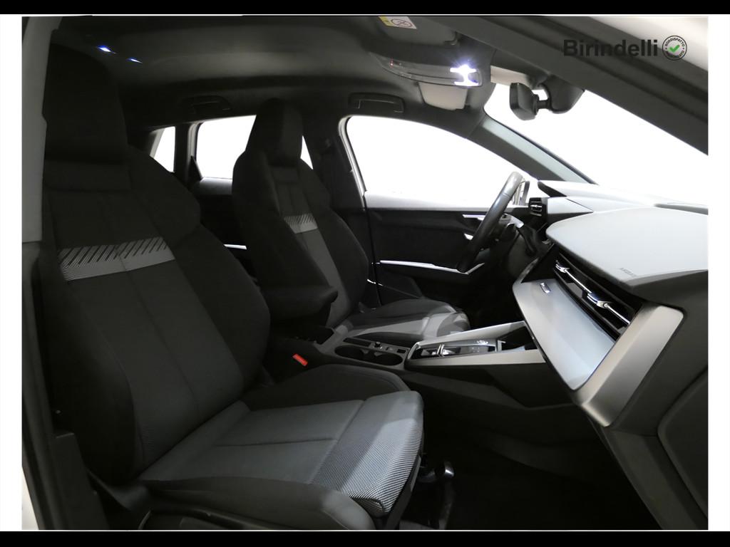 AUDI A3 4ª serie - A3 SPB 30 g-tron S tronic S line edition