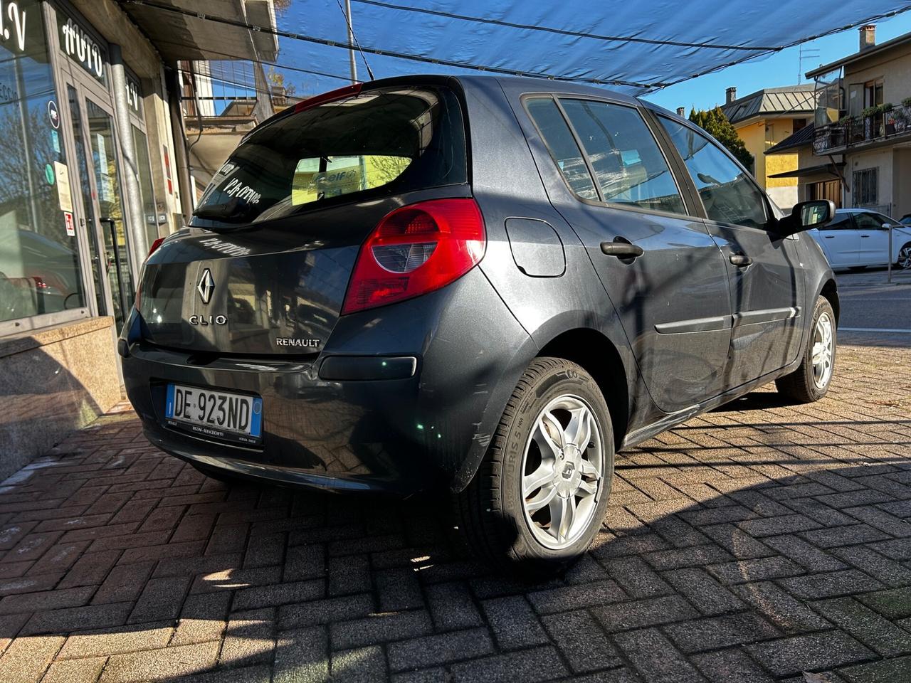 Renault Clio 1.2 16V 5 porte Luxe