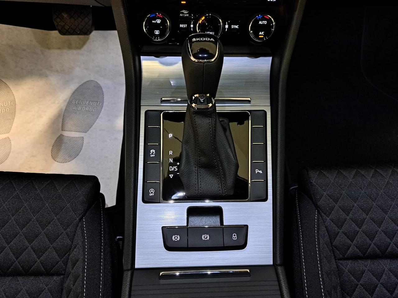 Skoda Superb 2.0 TDI EVO SCR 200CV Executive Wagon DSG Km.0