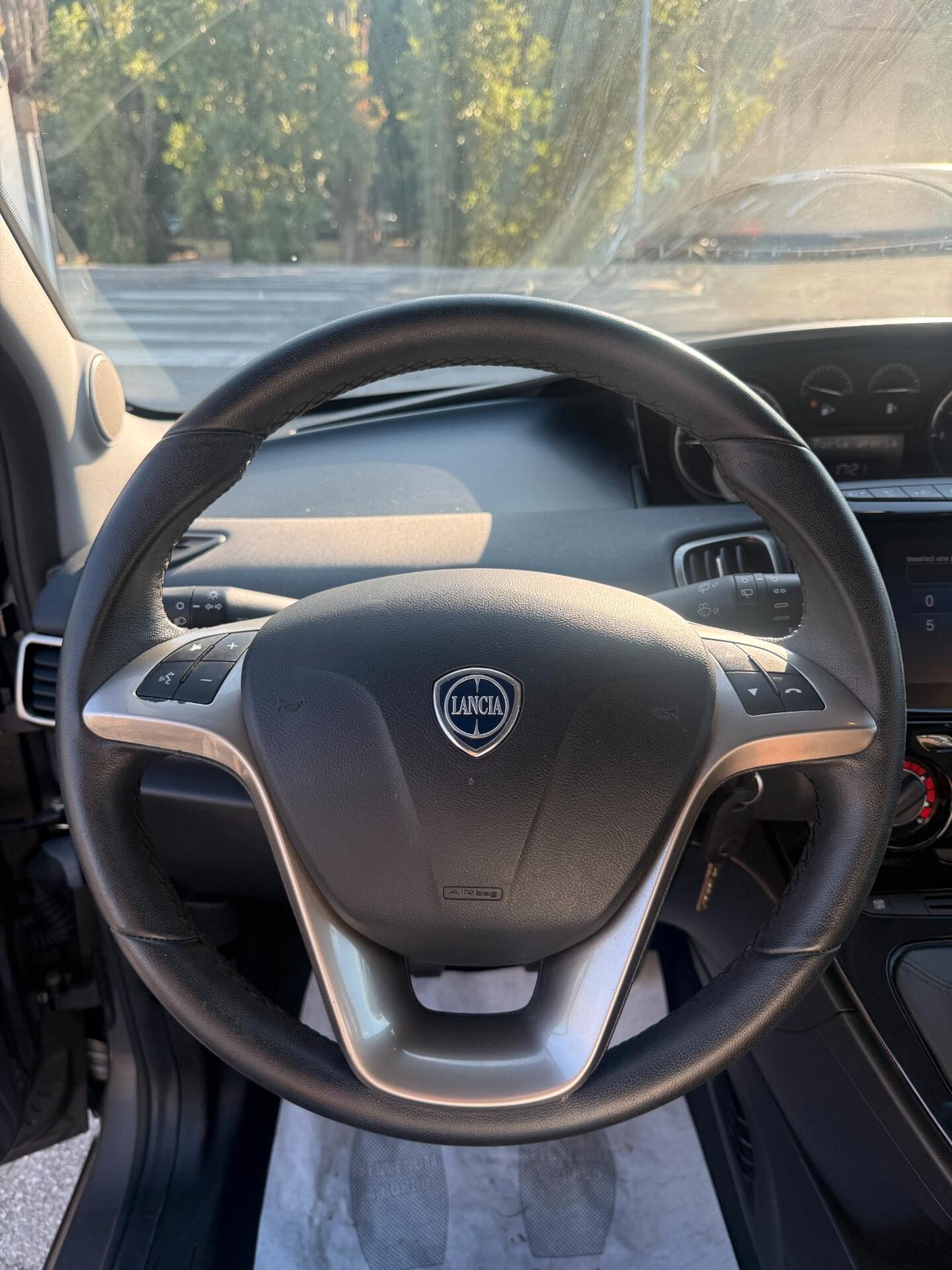 Lancia Ypsilon 1.0 FireFly 5 porte S&S Hybrid Gold NESSUN VINCOLO