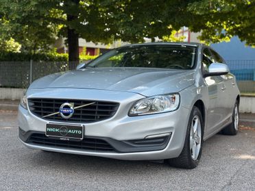 Volvo V60 D2 Geartronic Summum
