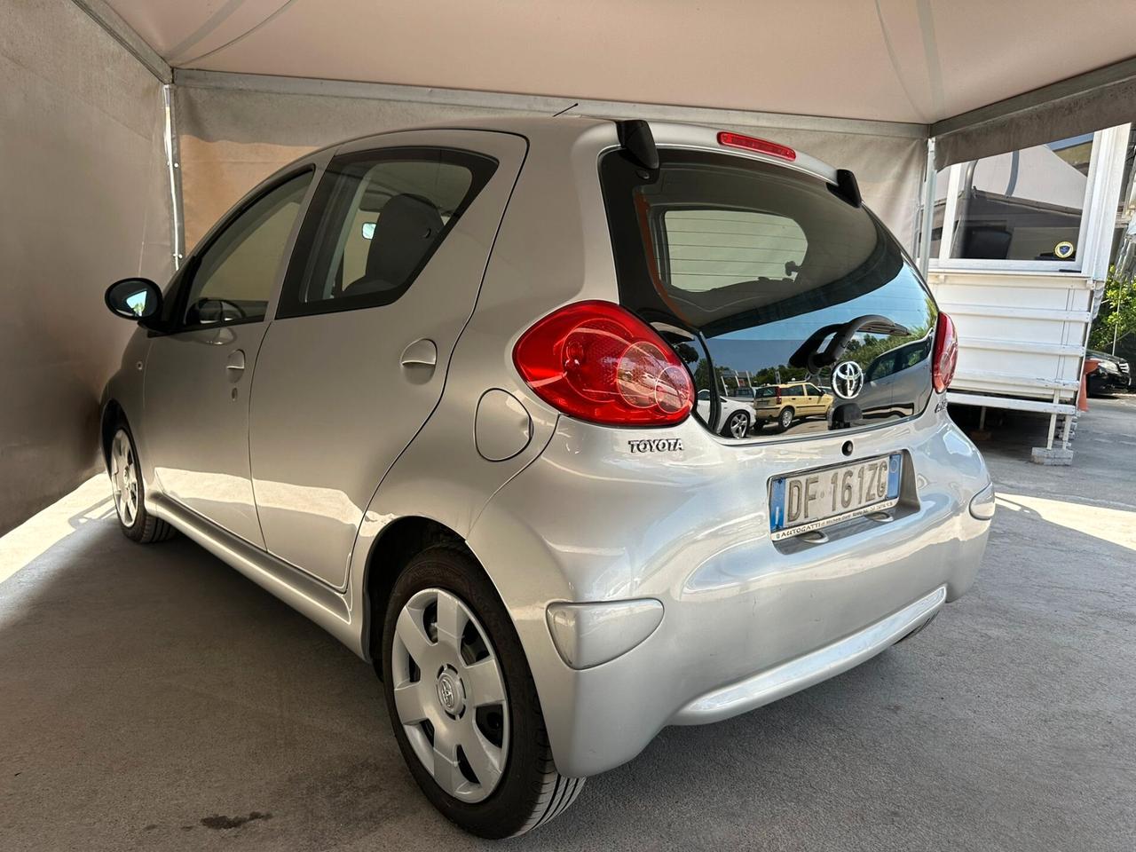 Toyota Aygo 1.0 12V VVT-i 5 porte Sol