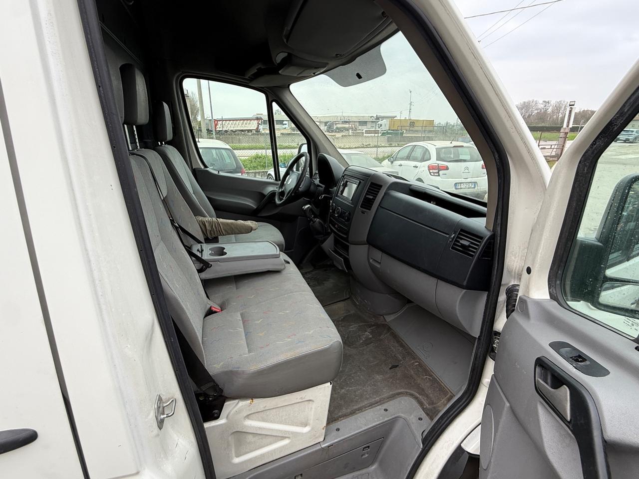 Volkswagen Crafter 50-35 2.5 TDI 136CV PM-TM-RG furgone (100kw)