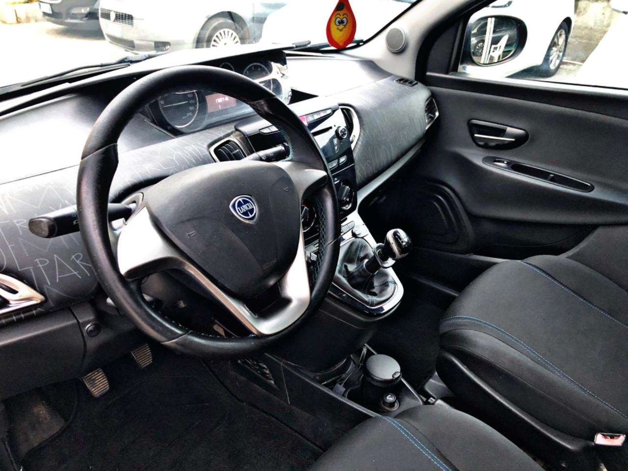 Ypsilon 0.9 85 CV Metano Ecochic Gold 2014