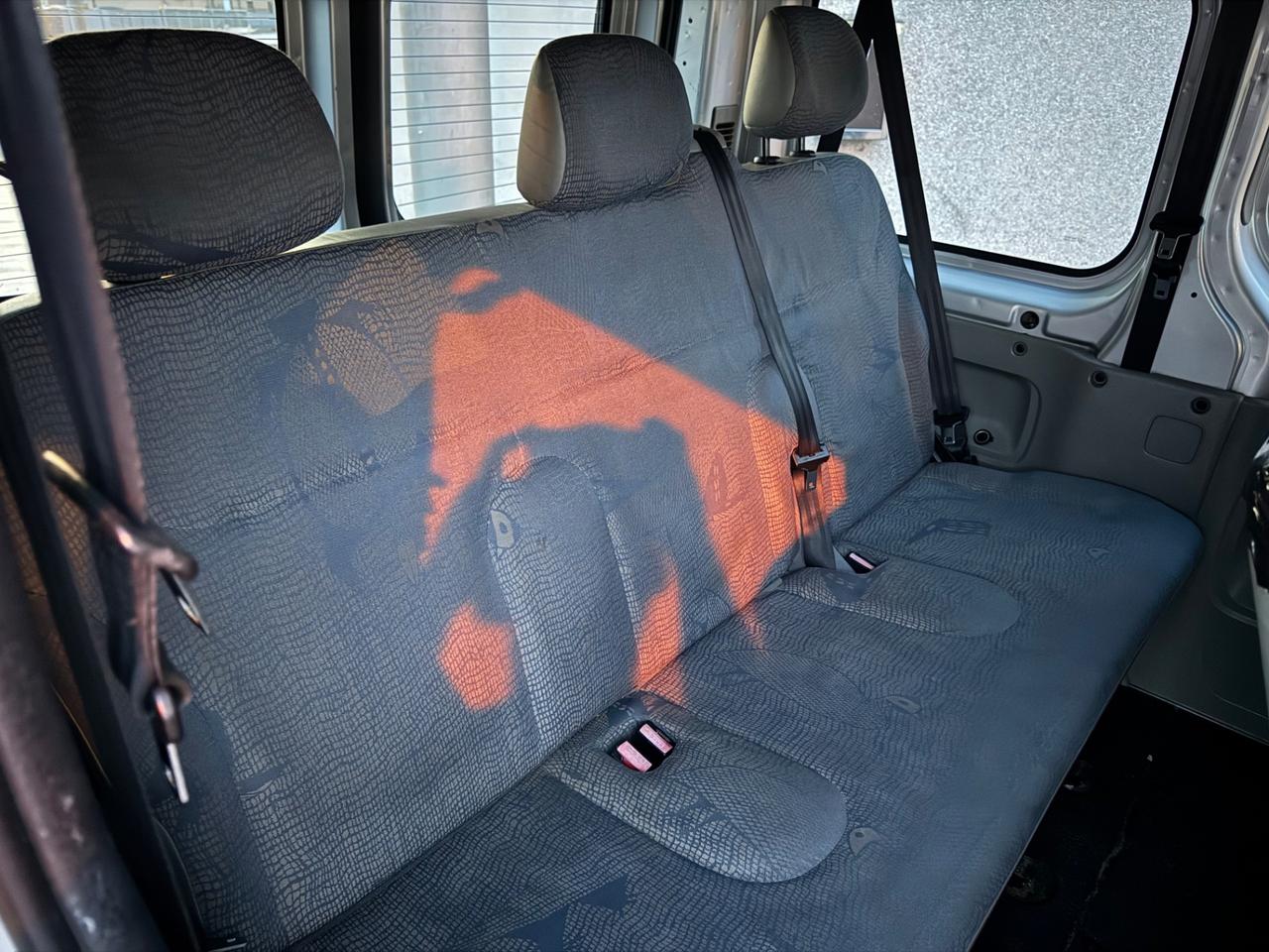 Renault Trafic T29 1.9 dCi/100cv 9 Posti