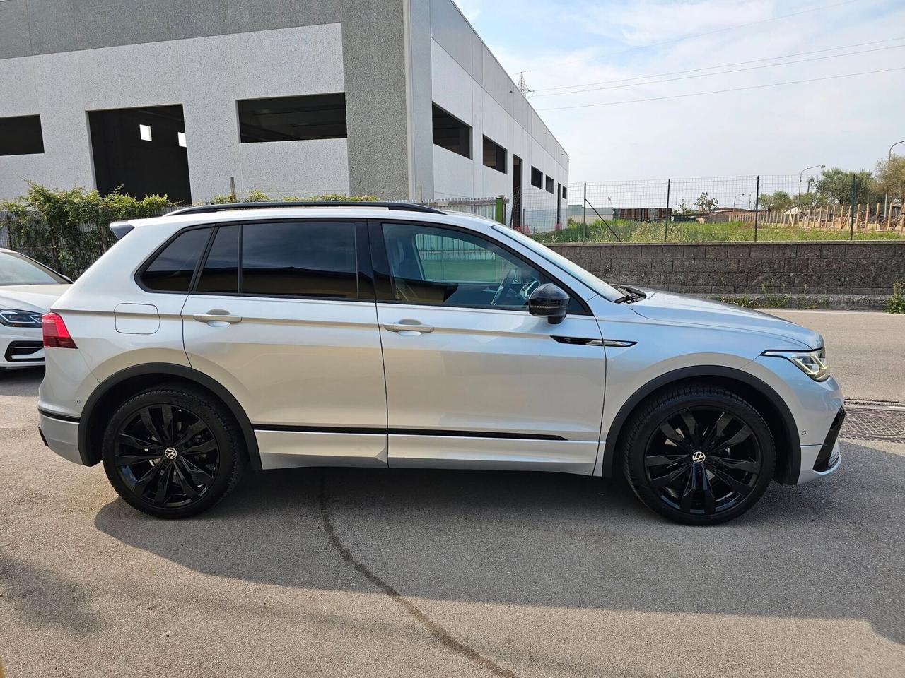 Volkswagen Tiguan 2.0 TDI 150 CV SCR DSG R-Line