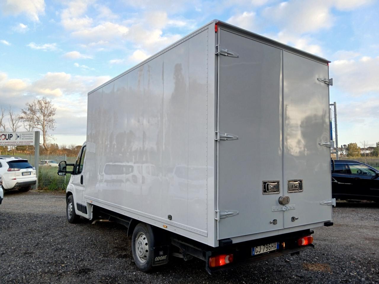 Peugeot Boxer 435 2.2 BlueHDi 140 S&S PLM Cabinato Premium