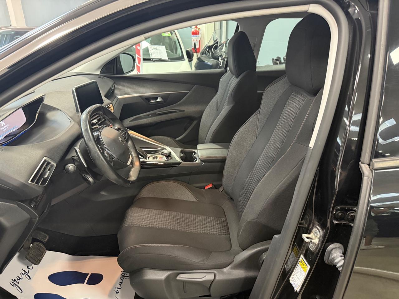Peugeot 3008 BlueHDi 130 S&S EAT8 Allure