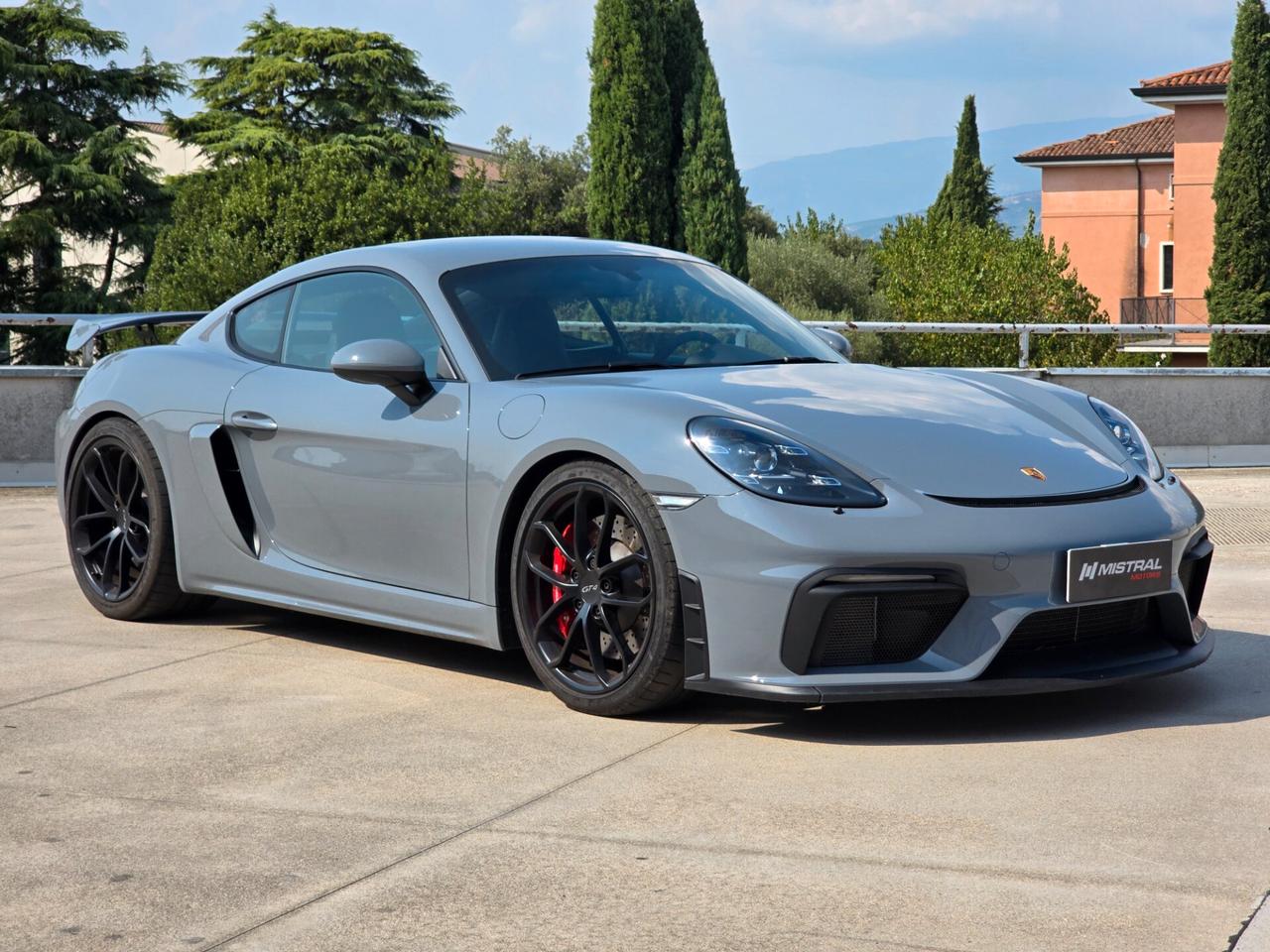 Porsche Cayman GT4