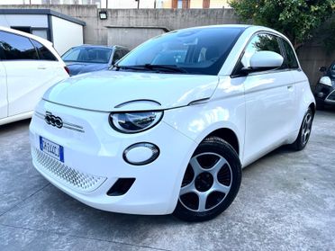 Fiat 500 500e Berlina 42 kWh La Prima
