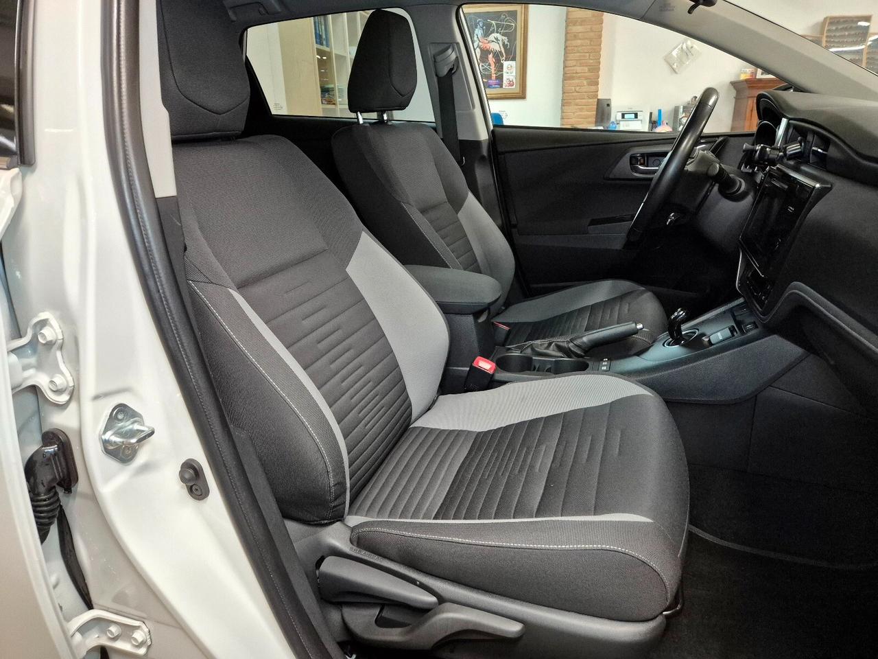 Toyota Auris 1.8 Hybrid Active