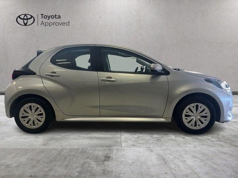 Toyota Yaris Hybrid Active MY22