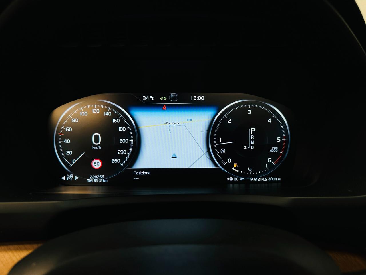 Volvo XC90 D5 AWD MY18 Geartronic 7 posti Inscription