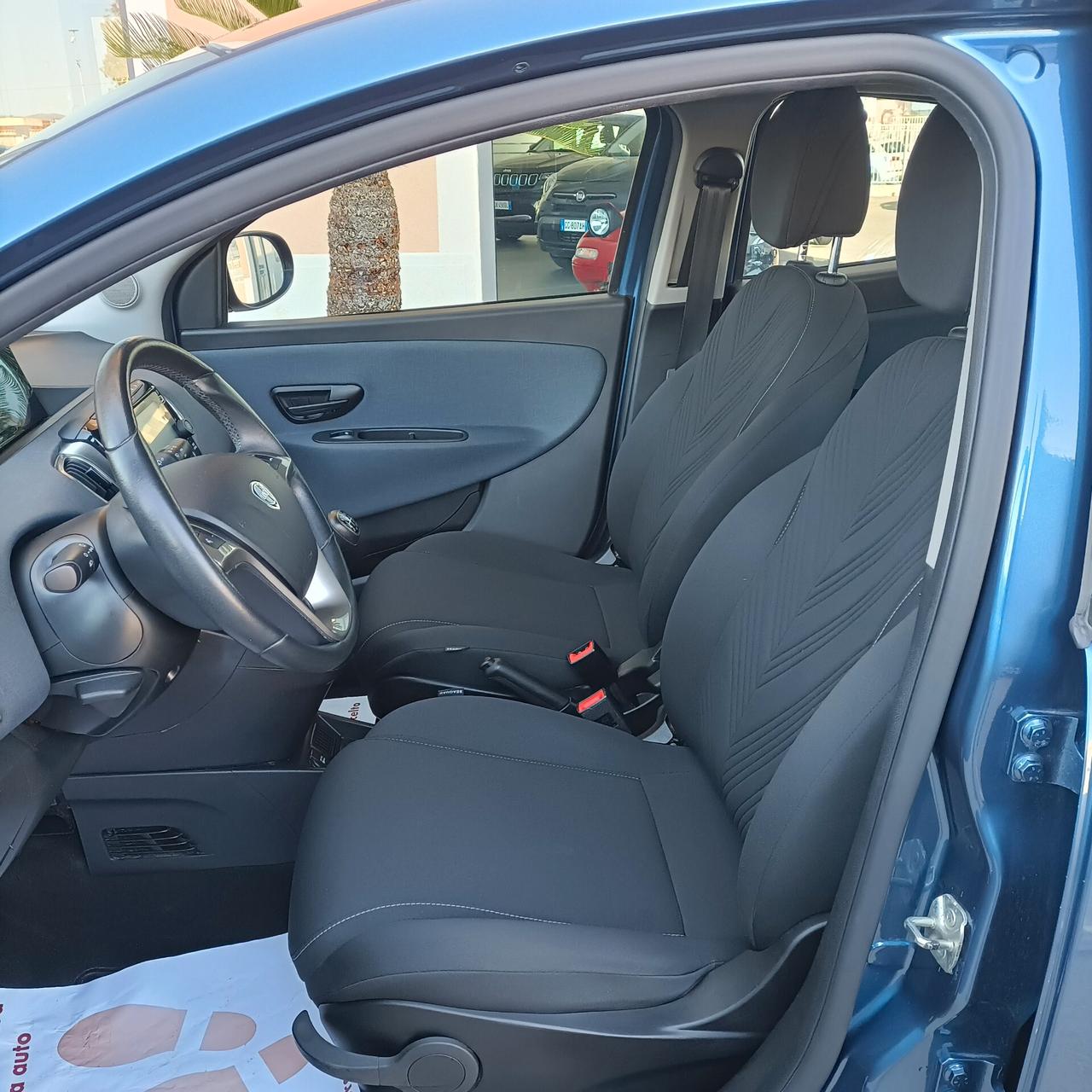 Lancia Ypsilon 1.0 FireFly 5 porte S&S Hybrid Gold