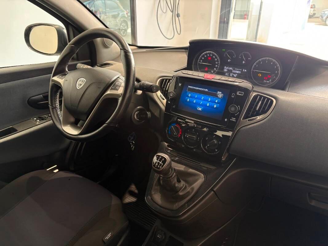 Lancia Ypsilon III 1.0 firefly hybrid Gold s&s 70cv 5p.ti