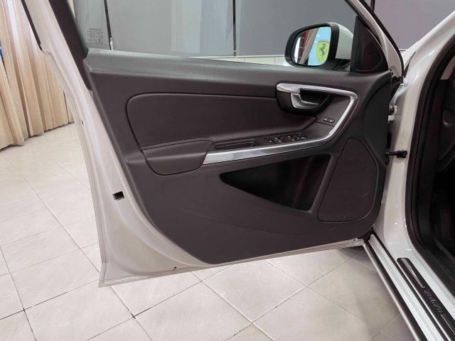 VOLVO V60 2.0 D2 MOMENTUM