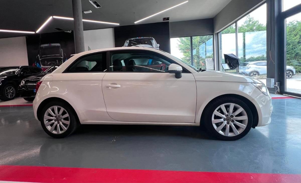 Audi A1 1.6 tdi Ambition 105cv