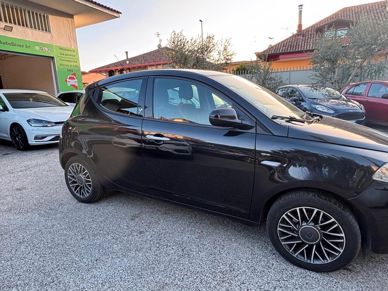 Lancia Ypsilon 1.2 69 CV 5 porte GPL Ecochic Platinum