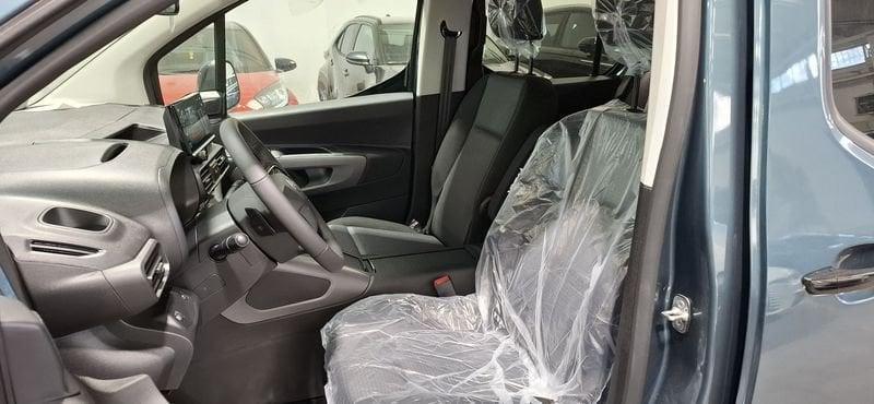 Toyota Proace City Verso Luxury 7 posti 1.5 130cv automatico L2 passo lungo
