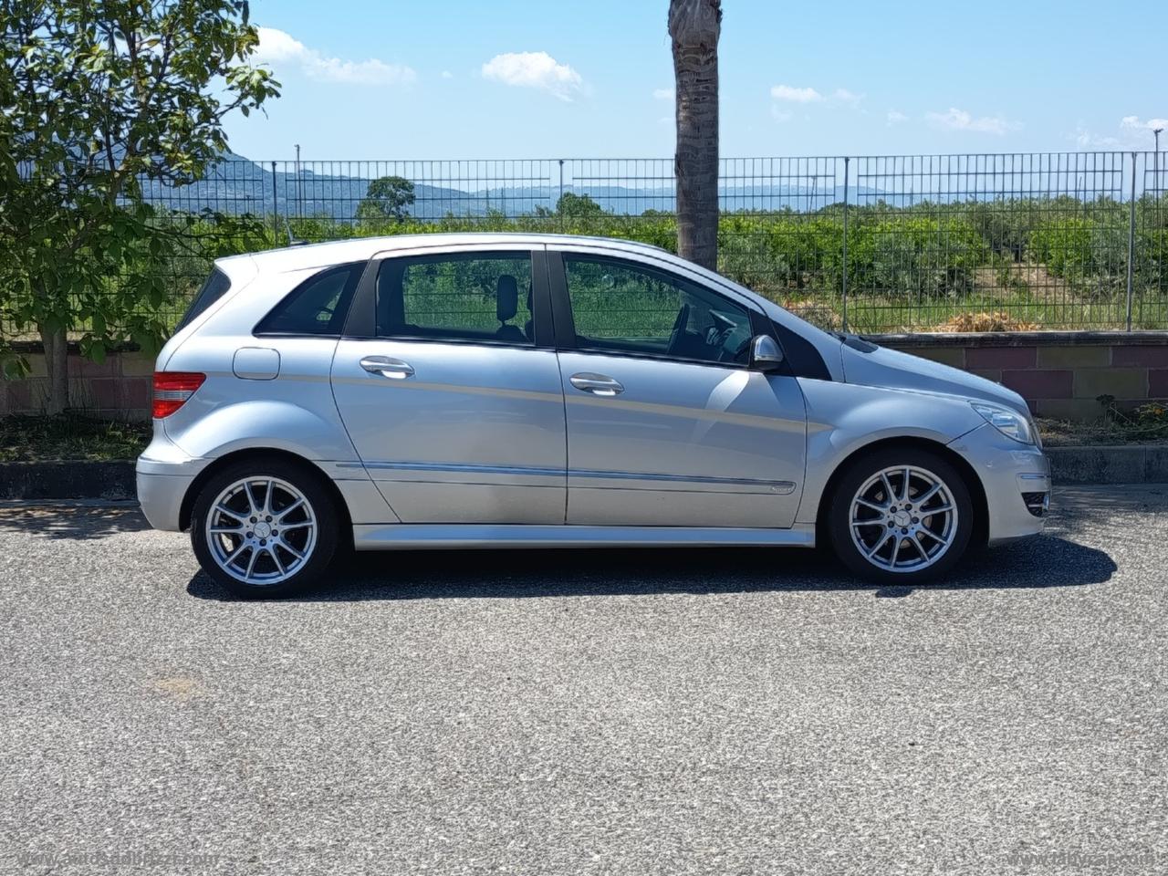 MERCEDES-BENZ B 200 CDI Premium