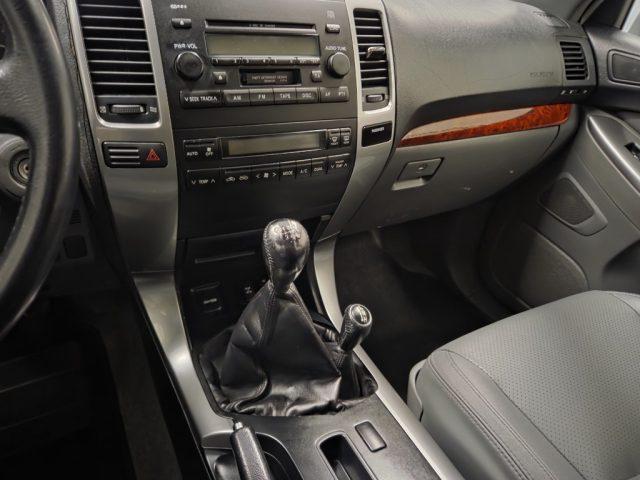 TOYOTA Land Cruiser 3.0 D-4D 16V CAMBIO MANUALE