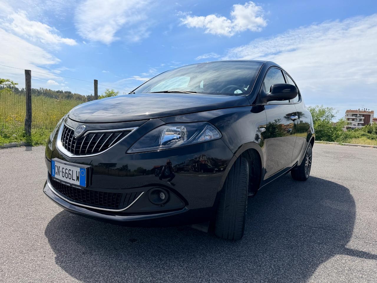 Lancia Ypsilon 1.0 FireFly 5 porte S&S Hybrid Gold