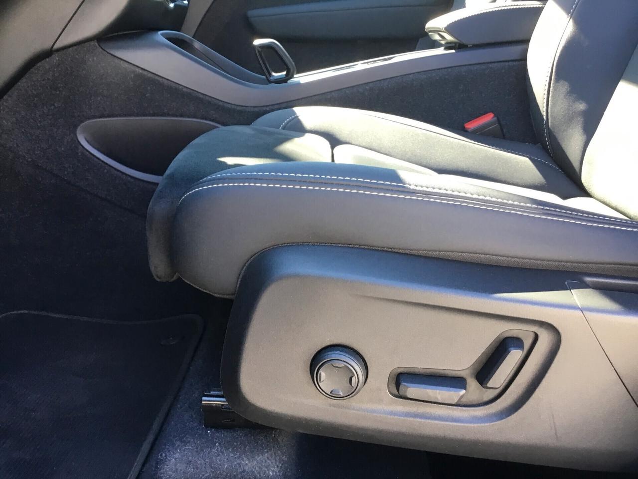 Volvo XC40 B3 automatico Plus Dark