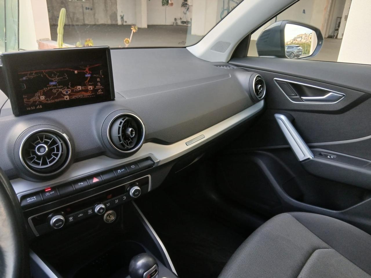 Audi Q2 30 TDI S tronic Identity Black