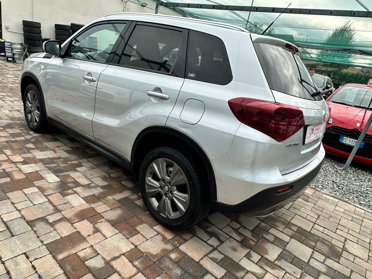 Suzuki Vitara 1.4 Hybrid Top