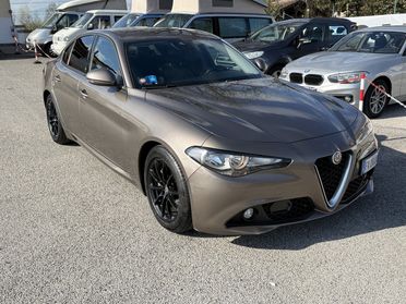 ALFA ROMEO GIULIA 150CV NAVI LED DNA