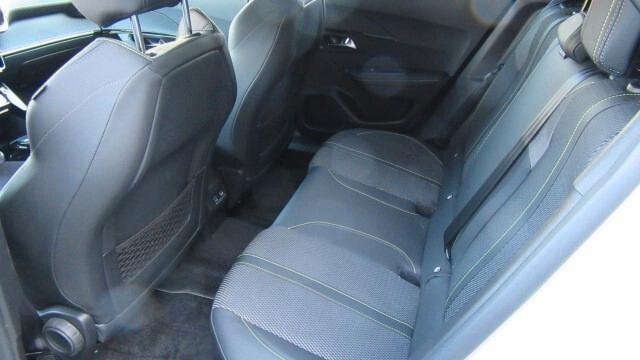 Peugeot 2008 PureTech 130 S&S EAT8 GT