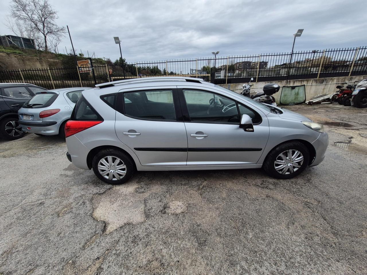 Peugeot 207 1.4 8V 75CV 3p. ONE Line