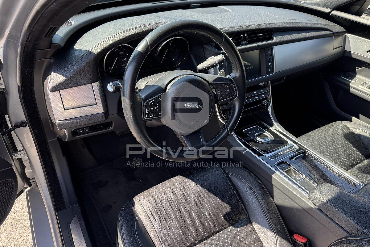 JAGUAR XF 2.0 D 180 CV aut. Prestige