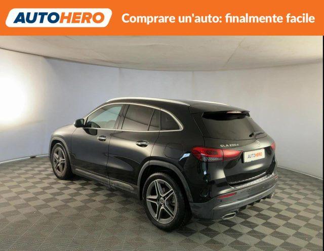 MERCEDES-BENZ GLA 200 d Automatic Premium