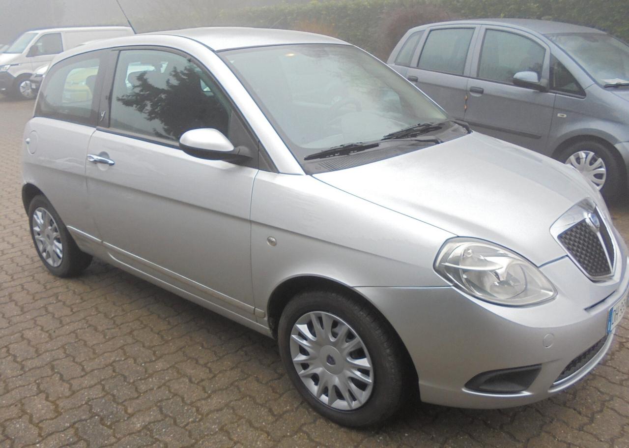 Lancia Ypsilon 1.2 Argento