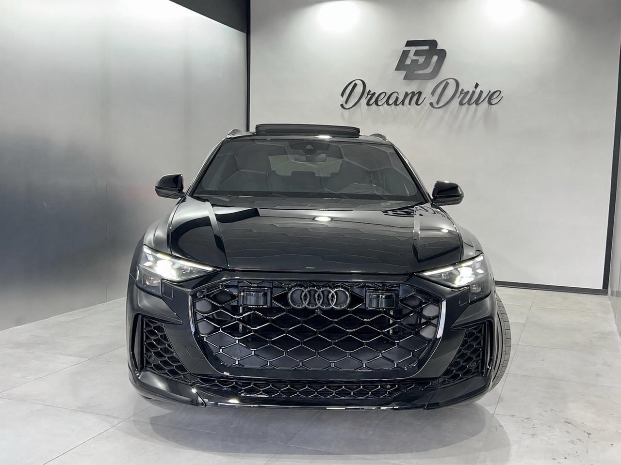 Audi Q8 RS TFSI V8 quattro tiptronic