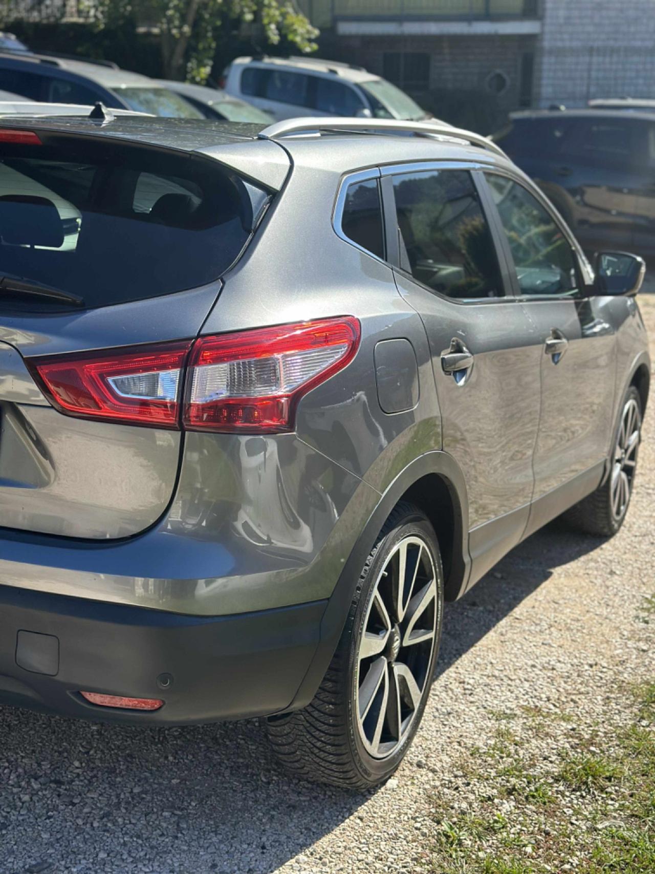 Nissan QASHQAI 1.6 dCi TEKNA TETTO FULLOPT 360CAM