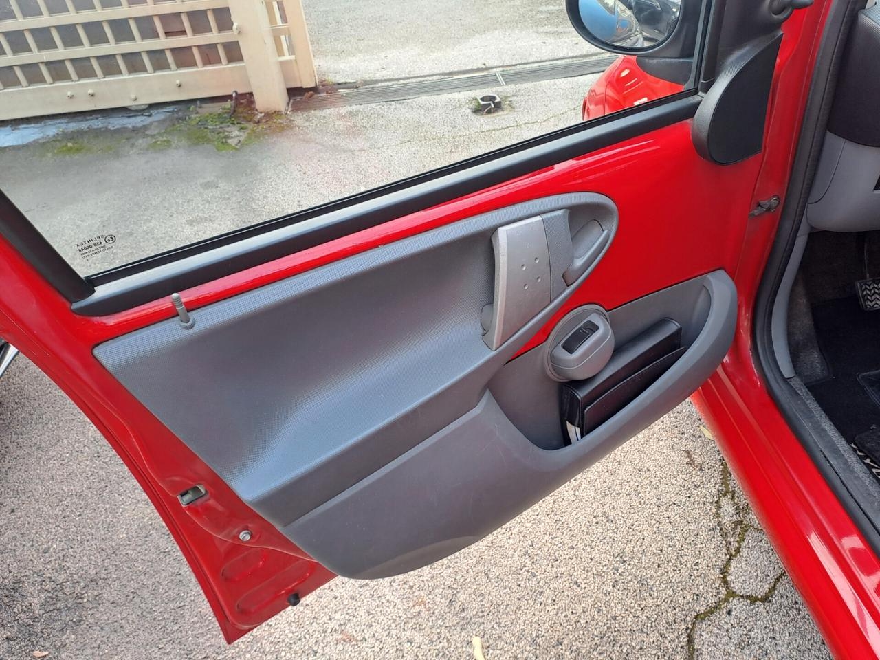 Toyota Aygo 1.0 12V VVT-i 5 porte Sol