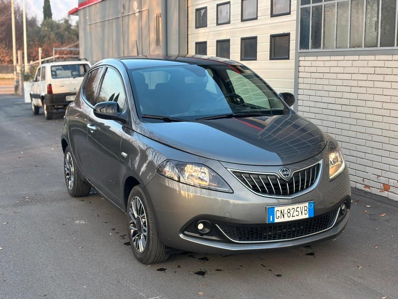Lancia Ypsilon 1.0 FireFly 5 porte S&S Hybrid Gold Plus