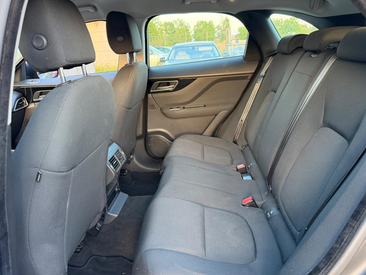 Jaguar F-Pace 2.0 D 180 CV Prestige
