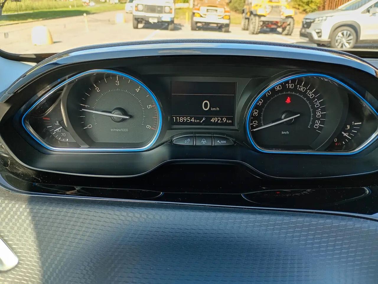 Peugeot 2008 BlueHDi 100 S&S Allure