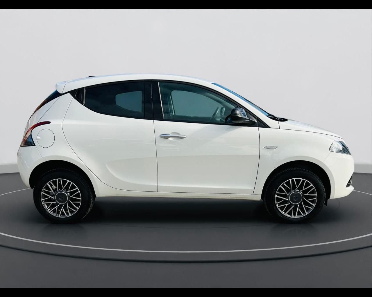 LANCIA Ypsilon III 2021 - Ypsilon 0.9 t.air Gold metano 70cv