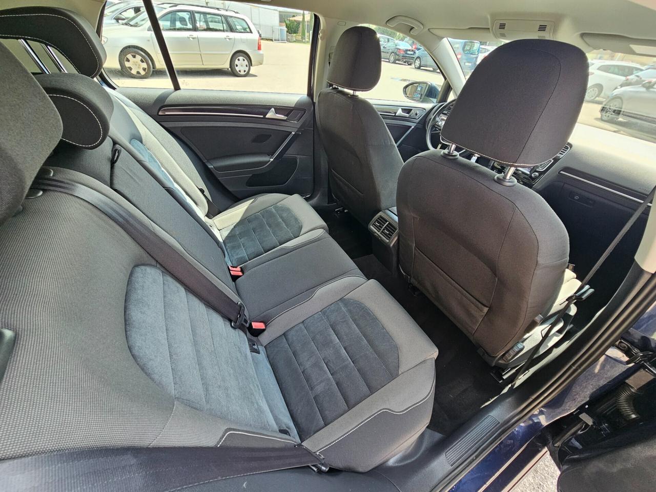 Volkswagen Golf 1.6 TDI DSG 5p. Highline